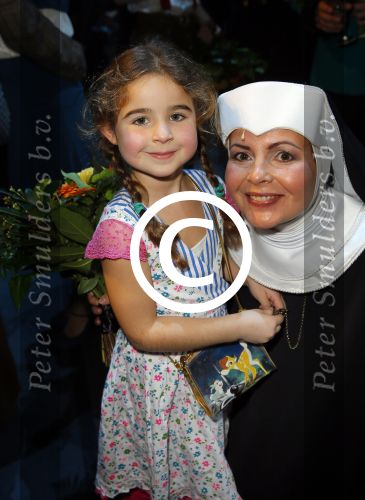 Den Bosch 23 november 2014
Premiere Sound of music in de parade in Den Bosch. 
De cast bestaat uit Anouk Maas Ad Knippels Maaike Widdershoven
Tony Neef Cindy Bell en  Vajen v d Bosch in de Albert Verlinde produktie.