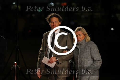 Utrecht 8 december 2014
Mr Pieter v Vollenhoven viert samen met zijn familie ,Prinses Margriet Prins Maurits Prinses Marilene Prins Bernhard Jr. Prinses Annette Prins Floris Prinses Aimee Prins Pieter Christiaan en Prinses Anita zijn 75e verjaardag in het Beatrix theater.