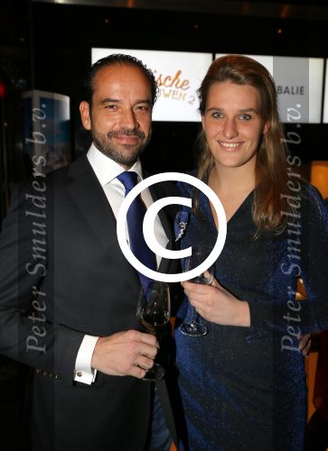 Amsterdam 1 december 2014
Premiere Gooische vrouwen 2 in het nieuwe de la mar met in de hoofdrollen Linda de Mol Lies Visschedijk Tjitske Reijdinga en Susan Visser. Marco Grifhorst met vriendin
