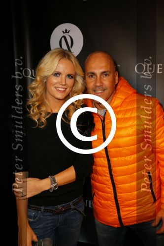 Amsterdam 8 november 2014
Mental Theo en zijn vrouw Maaike Jansen en Maruja Retana vormen de Queens of Energy. Maaike treedt op onder de naam Maycelli.