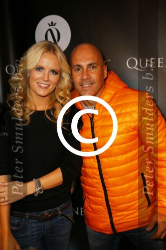 Amsterdam 8 november 2014
Mental Theo en zijn vrouw Maaike Jansen en Maruja Retana vormen de Queens of Energy. Maaike treedt op onder de naam Maycelli.