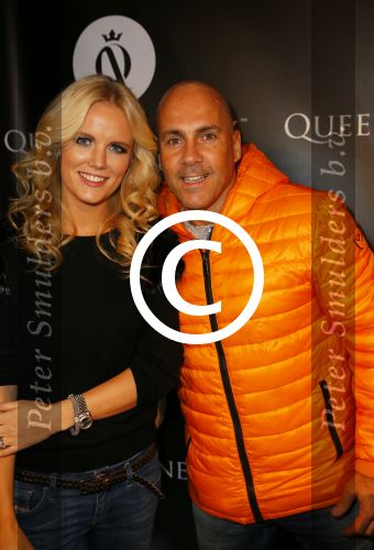 Amsterdam 8 november 2014
Mental Theo en zijn vrouw Maaike Jansen en Maruja Retana vormen de Queens of Energy. Maaike treedt op onder de naam Maycelli.