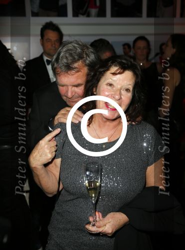 Amsterdam 1 december 2014
Premiere Gooische vrouwen 2 in het nieuwe de la mar met in de hoofdrollen Linda de Mol Lies Visschedijk Tjitske Reijdinga en Susan Visser. Michiel Romeijn met vrouw