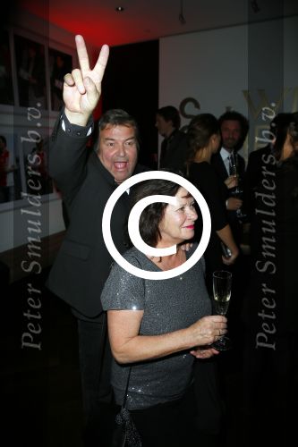 Amsterdam 1 december 2014
Premiere Gooische vrouwen 2 in het nieuwe de la mar met in de hoofdrollen Linda de Mol Lies Visschedijk Tjitske Reijdinga en Susan Visser. Michiel Romeijn met vrouw