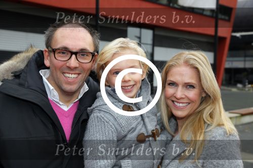 Hilversum 26 november 2014
Sinterklaas bij RTL in studio 21. Nance Coolen met man en zoontje