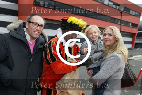 Hilversum 26 november 2014
Sinterklaas bij RTL in studio 21. Nance Coolen met man en zoontje
