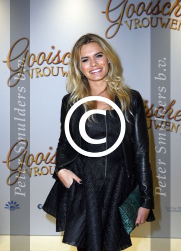Amsterdam 1 december 2014
Premiere Gooische vrouwen 2 in het nieuwe de la mar met in de hoofdrollen Linda de Mol Lies Visschedijk Tjitske Reijdinga en Susan Visser. Nicolette v Dam met Leontine Mourits