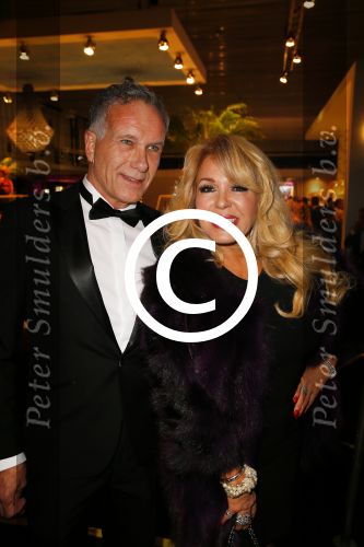 Amsterdam 11 december 2014
Luxery fair vip avond in de RAI. Patricia Paay met een kennis