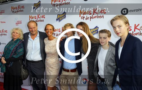 Amsterdam 22 november 2014
Premiere Mees Kees in carre met in de hoofdrollen Willem Voogd Sanne Wallis de Vries  Felix Osinga, en Brent Thomassen. Producent Paul Voorthuysen met partner en kinderen