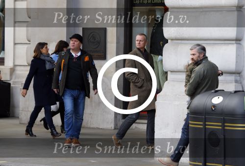 Londen 14 december 2014
Paul de Leeuw en zijn partner Stefan Nugter shoppen in Londen.