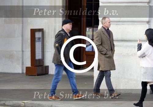 Londen 14 december 2014
Paul de Leeuw en zijn partner Stefan Nugter shoppen in Londen.