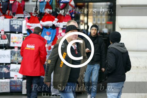 Londen 14 december 2014
Paul de Leeuw en zijn partner Stefan Nugter shoppen in Londen.
