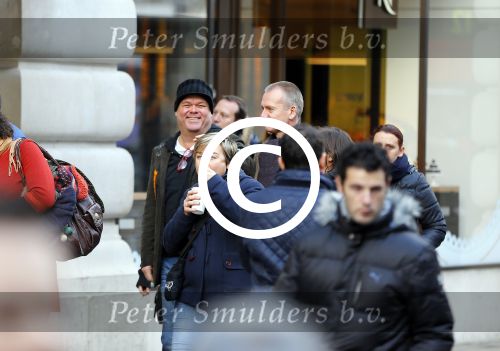 Londen 14 december 2014
Paul de Leeuw en zijn partner Stefan Nugter shoppen in Londen.