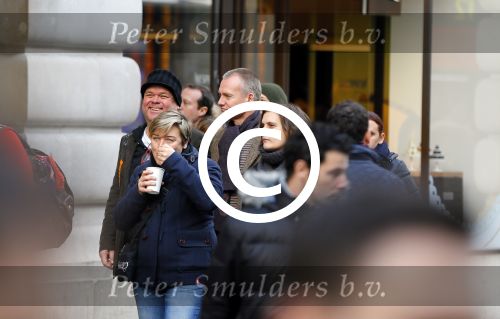Londen 14 december 2014
Paul de Leeuw en zijn partner Stefan Nugter shoppen in Londen.