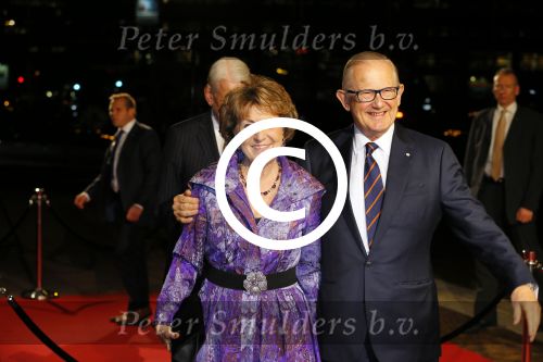 Utrecht 8 december 2014
Mr Pieter v Vollenhoven viert samen met zijn familie ,Prinses Margriet Prins Maurits Prinses Marilene Prins Bernhard Jr. Prinses Annette Prins Floris Prinses Aimee Prins Pieter Christiaan en Prinses Anita zijn 75e verjaardag in het Beatrix theater.