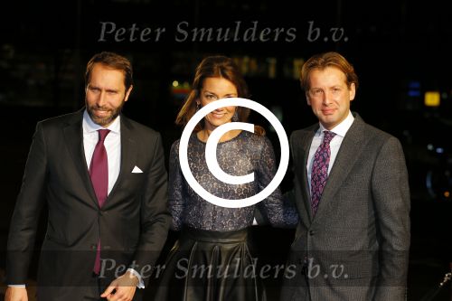 Utrecht 8 december 2014
Mr Pieter v Vollenhoven viert samen met zijn familie ,Prinses Margriet Prins Maurits Prinses Marilene Prins Bernhard Jr. Prinses Annette Prins Floris Prinses Aimee Prins Pieter Christiaan en Prinses Anita zijn 75e verjaardag in het Beatrix theater.