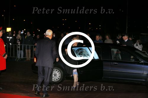 Utrecht 8 december 2014
Mr Pieter v Vollenhoven viert samen met zijn familie ,Prinses Margriet Prins Maurits Prinses Marilene Prins Bernhard Jr. Prinses Annette Prins Floris Prinses Aimee Prins Pieter Christiaan en Prinses Anita zijn 75e verjaardag in het Beatrix theater.