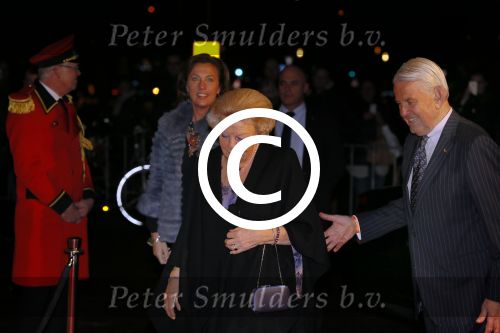 Utrecht 8 december 2014
Mr Pieter v Vollenhoven viert samen met zijn familie ,Prinses Margriet Prins Maurits Prinses Marilene Prins Bernhard Jr. Prinses Annette Prins Floris Prinses Aimee Prins Pieter Christiaan en Prinses Anita zijn 75e verjaardag in het Beatrix theater.