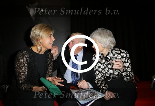 Amsterdam 11 december 2014
Presentatie van het nieuwe tijdschrift en platform van Wendy v Dijk.
Prinses Laurentien onthult het eerste exemplaar. Prinses Laurentien in gesprek met de ouders van Erland Galjaard