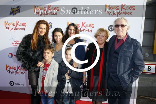 Amsterdam 22 november 2014
Premiere Mees Kees in carre met in de hoofdrollen Willem Voogd Sanne Wallis de Vries  Felix Osinga, en Brent Thomassen. Quinty Trustful met zus vader en familie