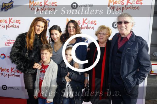 Amsterdam 22 november 2014
Premiere Mees Kees in carre met in de hoofdrollen Willem Voogd Sanne Wallis de Vries  Felix Osinga, en Brent Thomassen. Quinty Trustful met zus vader en familie