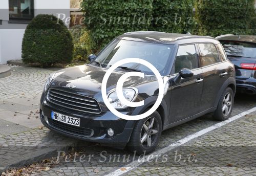 Hamburg 27 november 2014
HSV stadion (imtech arena) het huis van Sylvie Meis en de auto\'s van Rafal v d Vaart en Sabia Boulahrouz