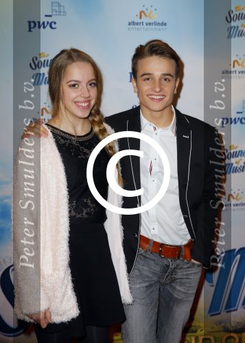 Den Bosch 23 november 2014
Premiere Sound of music in de parade in Den Bosch. Ralf Mackenbach met een vriendin