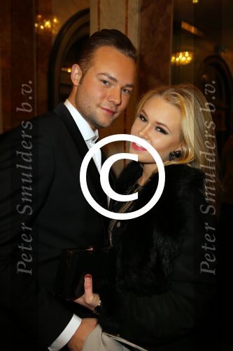 Amsterdam 18 december 2014
Premiere kerst circus in Carre.
Raoul v d Heijden met een vriendin