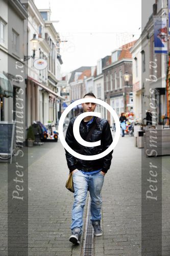 Weesp 4 december 2014
Robbie Hasselt wordt geinterviewd door Edwin Bredius. Robbie heeft dates gehad met Onno Hoes en deze gefilmd.