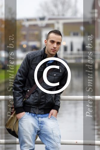 Weesp 4 december 2014
Robbie Hasselt wordt geinterviewd door Edwin Bredius. Robbie heeft dates gehad met Onno Hoes en deze gefilmd.