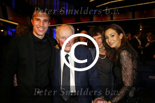 Amsterdam 16 december 2014
Sportman van het jaar verkiezing in de RAI.
Robin v Persie met zijn vrouw Bouchra en zijn moeder en opa