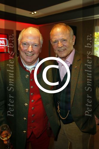Vaassen 9 november 2014
Presentatie nieuwe produktlijn Aad Ouborg Bourgini genaamd. De presentatie is in restaurant de Leest van Jacob Jan Boerma. Ronnie Tober en Jan Jochems