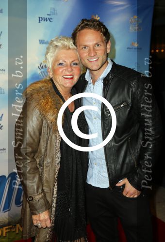 Den Bosch 23 november 2014
Premiere Sound of music in de parade in Den Bosch.
Roy v iersel met moeder