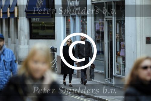 Londen 14 december 2014
Sam Worthington met zijn zwangere vriendin Lara Bingle in Londen