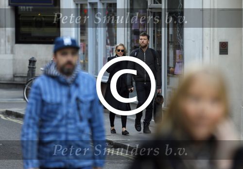 Londen 14 december 2014
Sam Worthington met zijn zwangere vriendin Lara Bingle in Londen