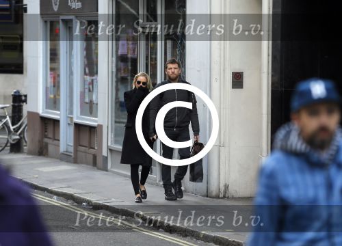 Londen 14 december 2014
Sam Worthington met zijn zwangere vriendin Lara Bingle in Londen