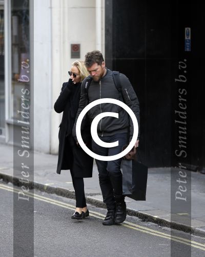 Londen 14 december 2014
Sam Worthington met zijn zwangere vriendin Lara Bingle in Londen