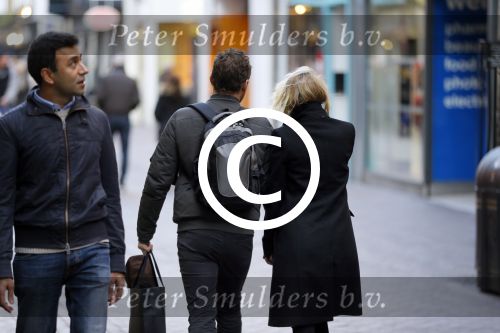 Londen 14 december 2014
Sam Worthington met zijn zwangere vriendin Lara Bingle in Londen