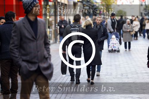 Londen 14 december 2014
Sam Worthington met zijn zwangere vriendin Lara Bingle in Londen