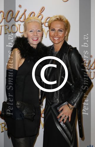 Amsterdam 1 december 2014
Premiere Gooische vrouwen 2 in het nieuwe de la mar met in de hoofdrollen Linda de Mol Lies Visschedijk Tjitske Reijdinga en Susan Visser
Rechts Sandra Peet
