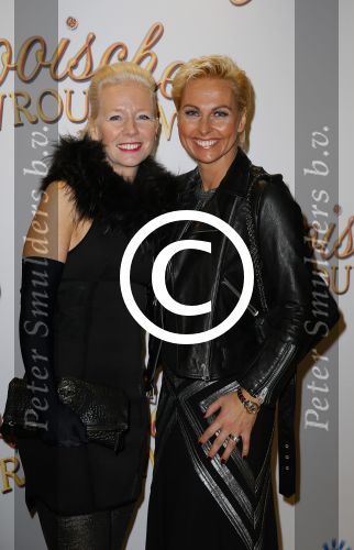 Amsterdam 1 december 2014
Premiere Gooische vrouwen 2 in het nieuwe de la mar met in de hoofdrollen Linda de Mol Lies Visschedijk Tjitske Reijdinga en Susan Visser
Rechts Sandra Peet