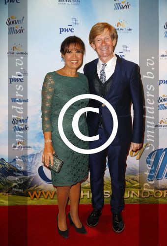 Den Bosch 23 november 2014
Premiere Sound of music in de parade in Den Bosch. Addy v d Krommenacker met Sandra Reemer