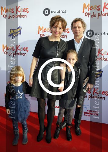Amsterdam 22 november 2014
Premiere Mees Kees in carre met in de hoofdrollen Willem Voogd Sanne Wallis de Vries  Felix Osinga, en Brent Thomassen. Sanne Wallis de Vries met man en kinderen