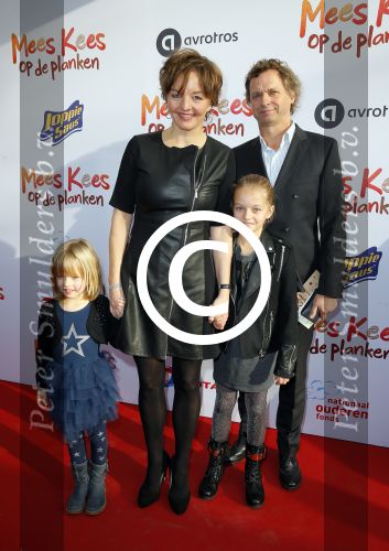 Amsterdam 22 november 2014
Premiere Mees Kees in carre met in de hoofdrollen Willem Voogd Sanne Wallis de Vries  Felix Osinga, en Brent Thomassen. Sanne Wallis de Vries met man en kinderen