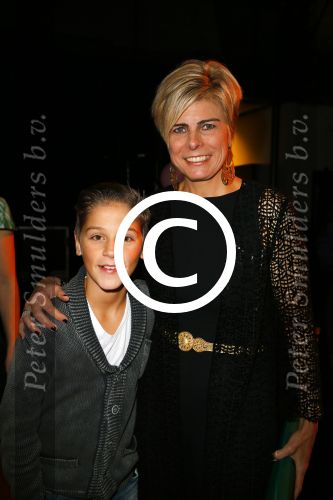 Amsterdam 11 december 2014
Presentatie van het nieuwe tijdschrift en platform van Wendy v Dijk.
Prinses Laurentien onthult het eerste exemplaar. Mike v Dijk Erland Galjaard Sem v Dijk in gesprek met prinses Laurentien