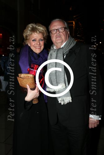 Londen 15 december 2014Chantal Janzen en Marco Geeratz trouwen in Hotal Cafe Royal.Het feest is s avonds in hotel Claridge\'s. Ook zoon james is erbij.
Simone Kleinsma en Guus Verstrate