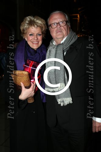 Londen 15 december 2014Chantal Janzen en Marco Geeratz trouwen in Hotal Cafe Royal.Het feest is s avonds in hotel Claridge\'s. Ook zoon james is erbij.
Simone Kleinsma en Guus Verstrate
