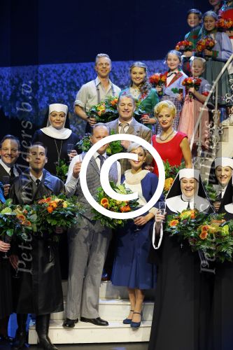 Den Bosch 23 november 2014
Premiere Sound of music in de parade in Den Bosch. 
De cast bestaat uit Anouk Maas Ad Knippels Maaike Widdershoven
Tony Neef Cindy Bell en  Vajen v d Bosch in de Albert Verlinde produktie.