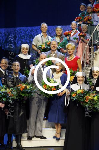 Den Bosch 23 november 2014
Premiere Sound of music in de parade in Den Bosch. 
De cast bestaat uit Anouk Maas Ad Knippels Maaike Widdershoven
Tony Neef Cindy Bell en  Vajen v d Bosch in de Albert Verlinde produktie.