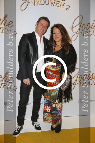 Amsterdam 1 december 2014
Premiere Gooische vrouwen 2 in het nieuwe de la mar met in de hoofdrollen Linda de Mol Lies Visschedijk Tjitske Reijdinga en Susan Visser